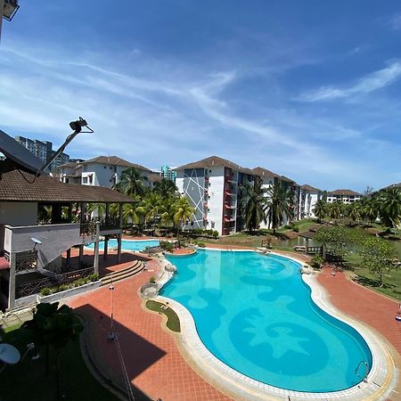 Smilez Homestay H102 & A306 At Pd Perdana Kondo Resort Port Dickson Ngoại thất bức ảnh