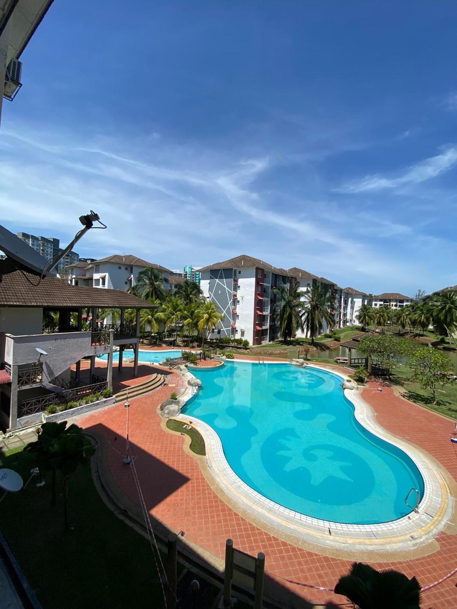 Smilez Homestay H102 & A306 At Pd Perdana Kondo Resort Port Dickson Ngoại thất bức ảnh